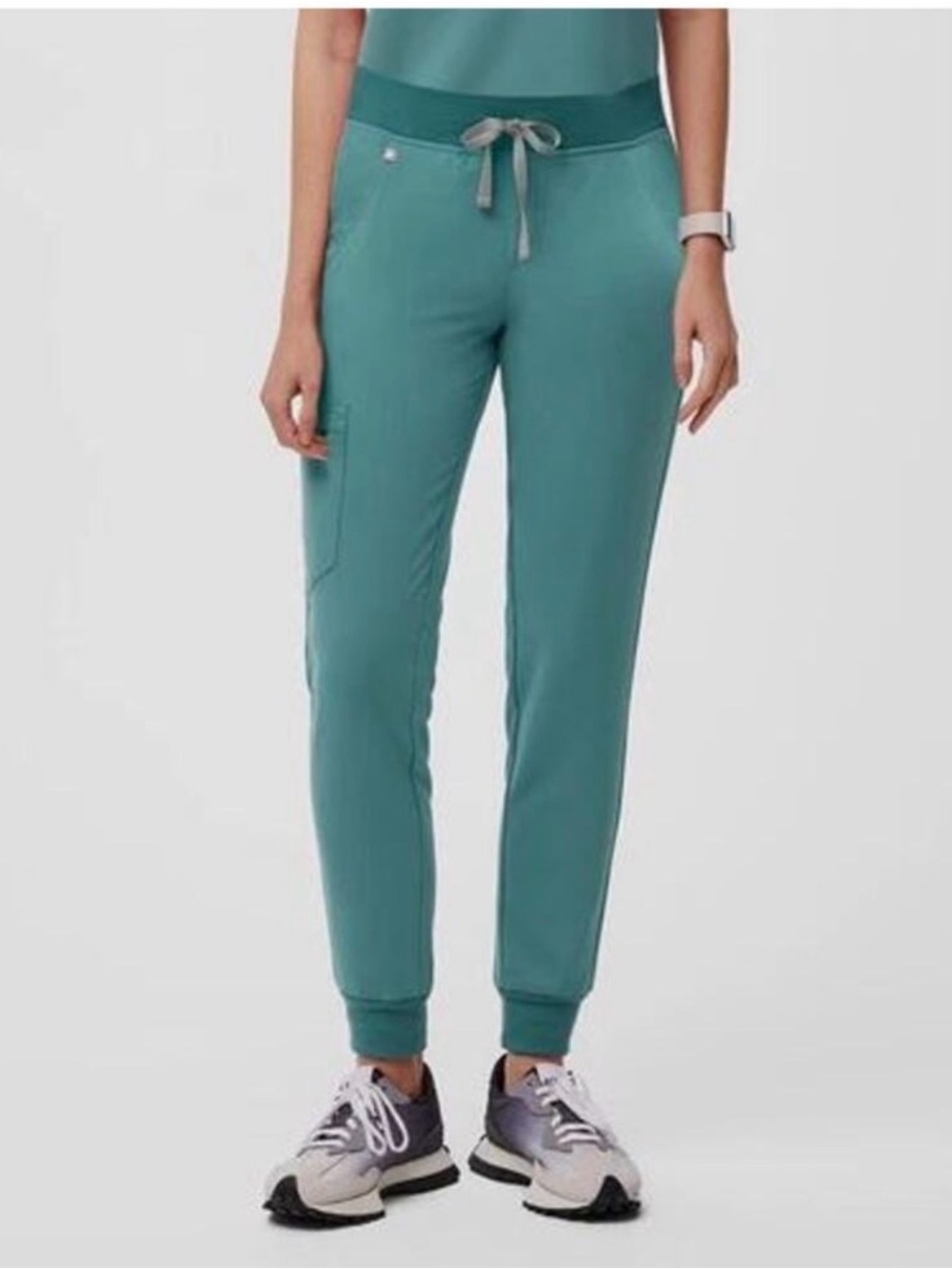 NWT Zamora Scrub Joggers